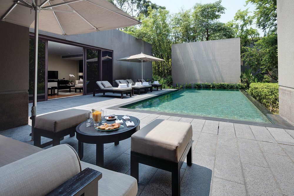 capella-singapore-hotel-familienluxusreisen-thefamilyproject-poolside