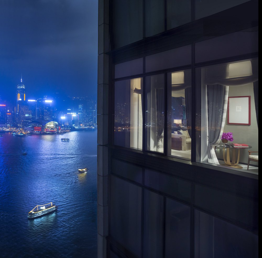 rosewood-hongkong-china-familienluxusreisen-thefamilyproject-corner-suite