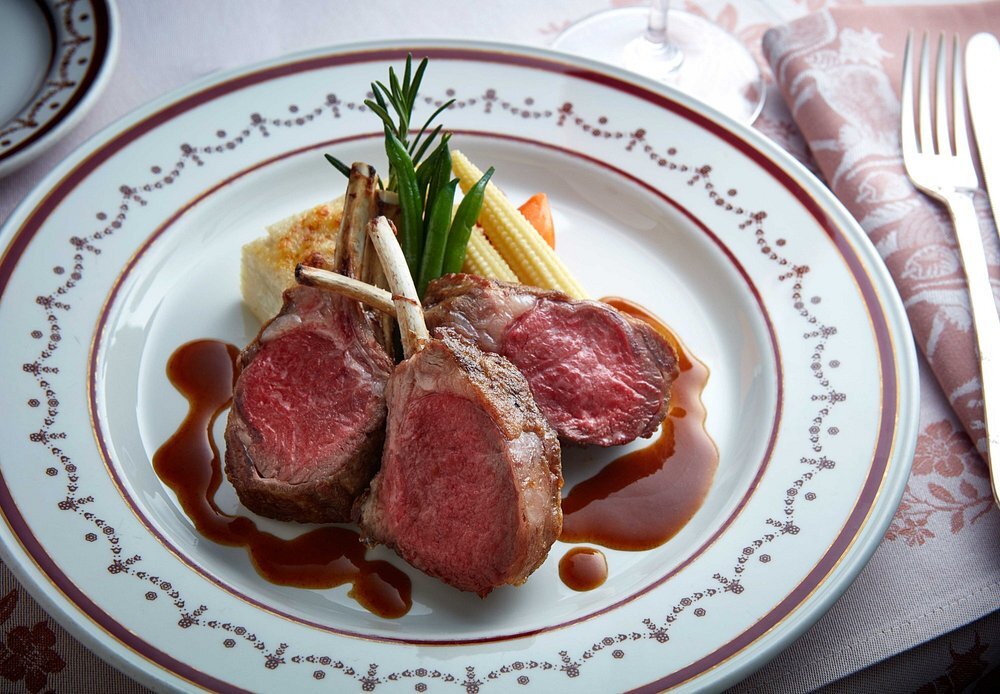 the-peninsula-hongkong-china-familienluxusreisen-thefamilyproject-dining