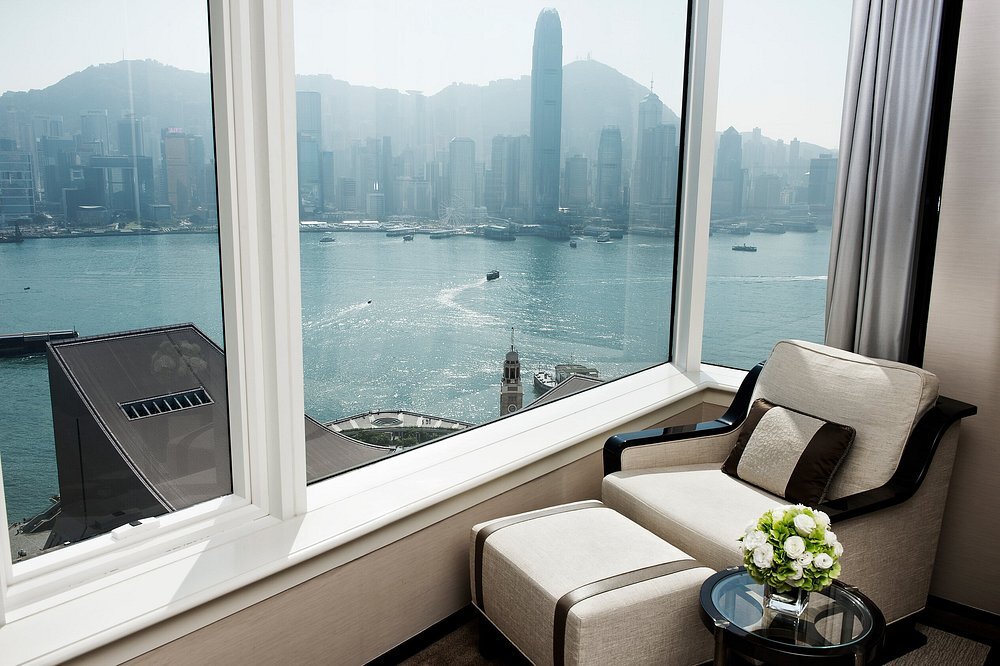 the-peninsula-hongkong-china-familienluxusreisen-thefamilyproject-suite-view