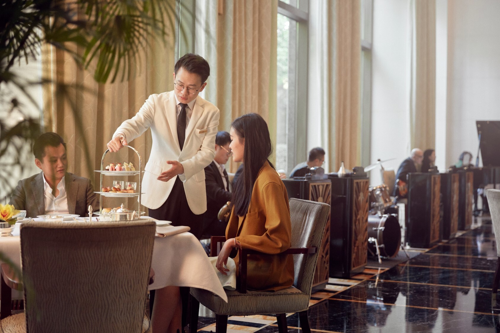 the-peninsula-shanghai-china-familienluxusreisen-thefamilyproject-afternoontea