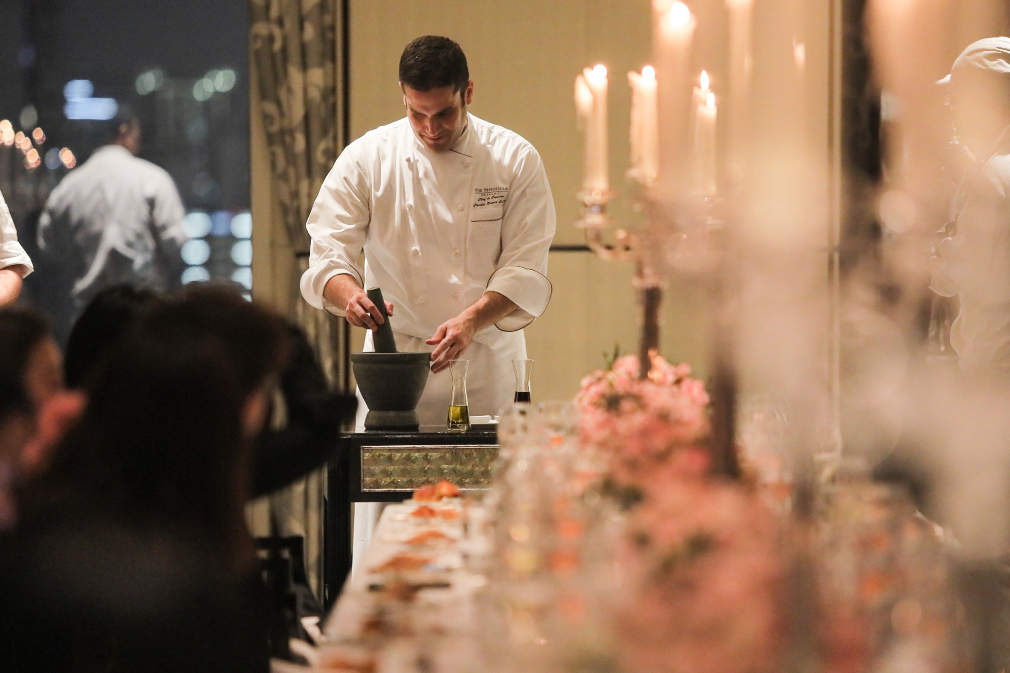 the-peninsula-shanghai-china-familienluxusreisen-thefamilyproject-dinner