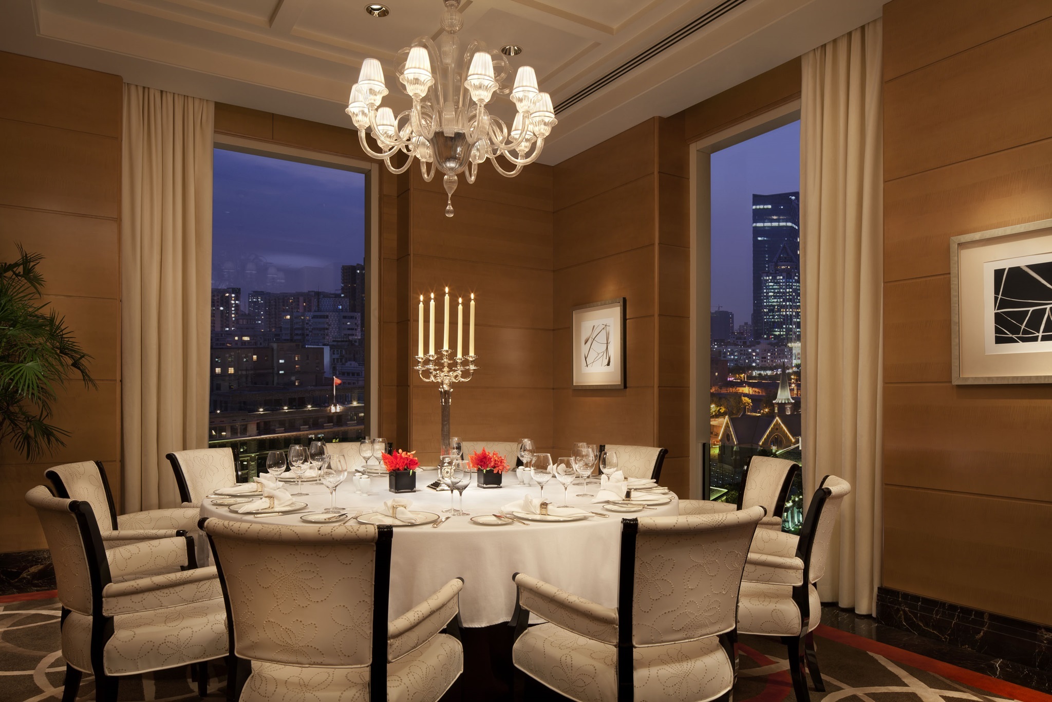 the-peninsula-shanghai-china-familienluxusreisen-thefamilyproject-privatedining