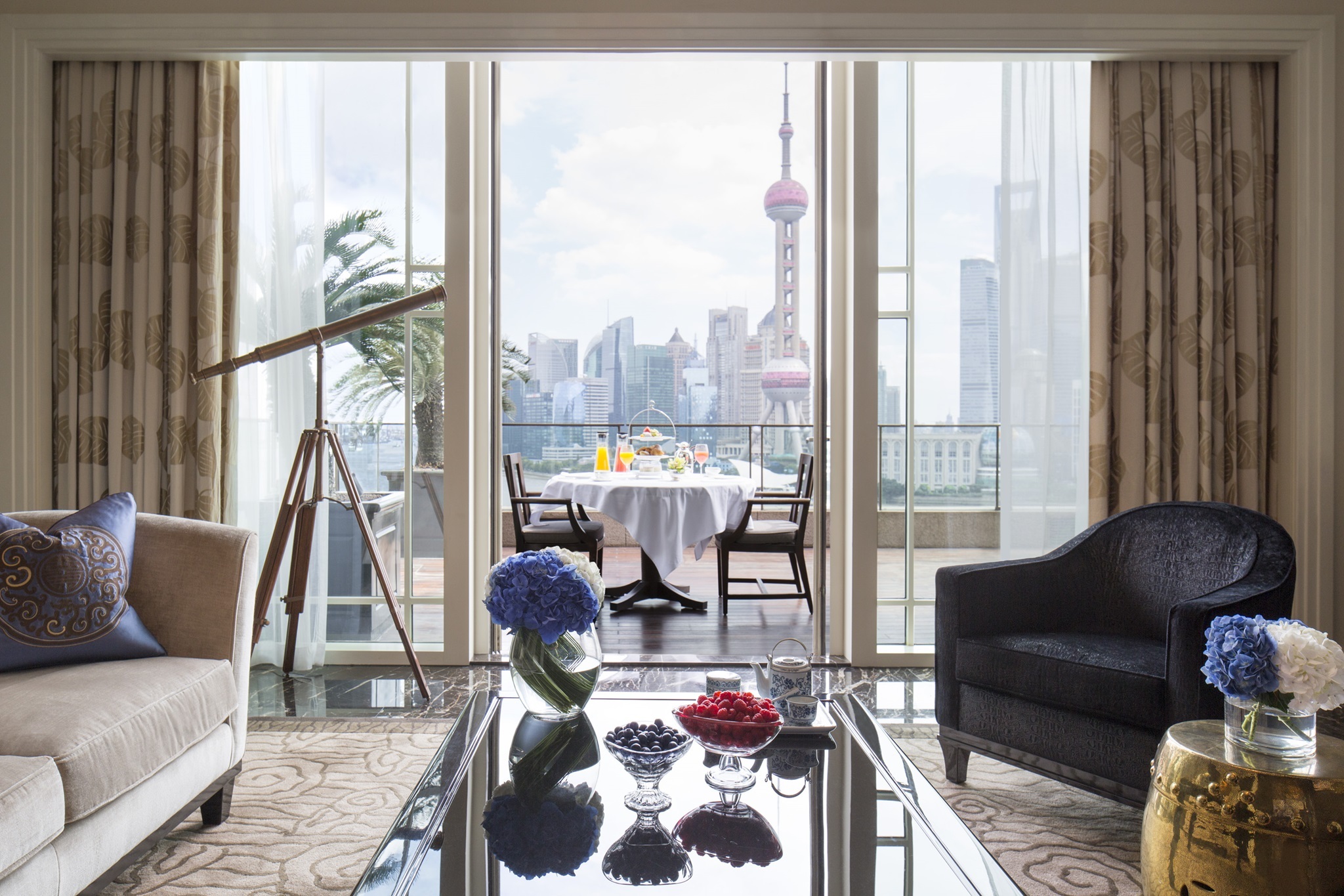 the-peninsula-shanghai-china-familienluxusreisen-thefamilyproject-suite