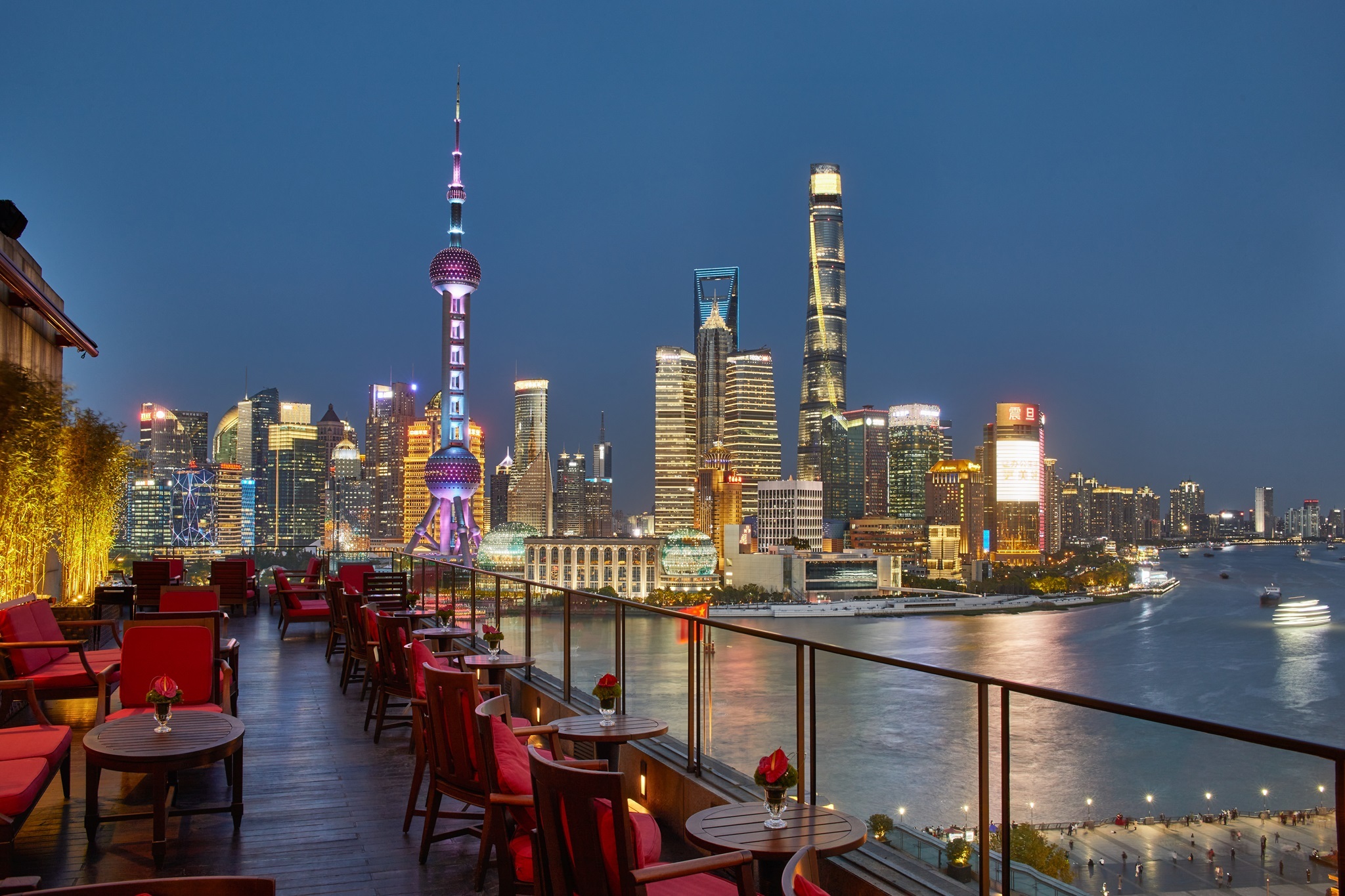 the-peninsula-shanghai-china-familienluxusreisen-thefamilyproject-terrace
