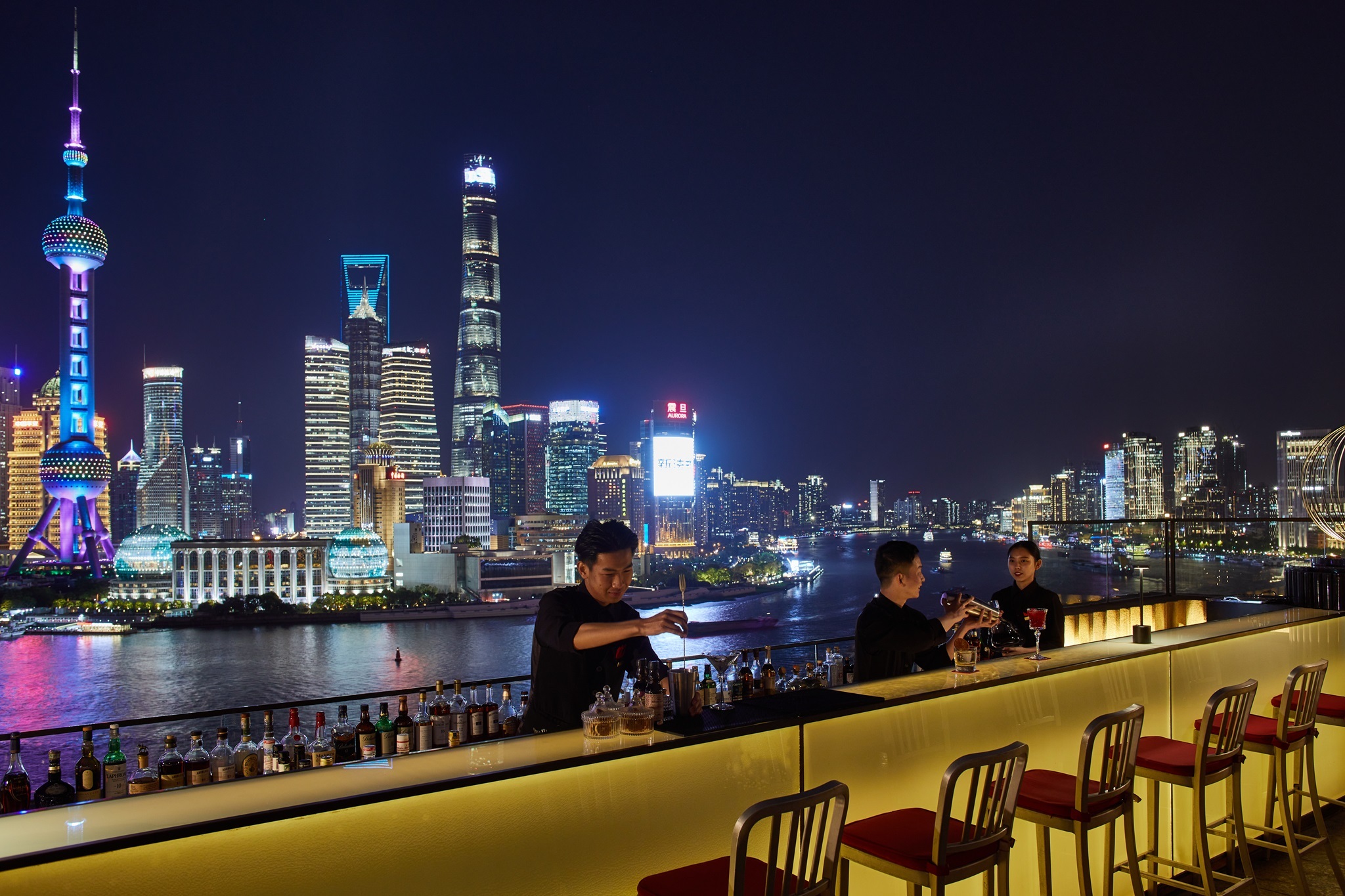 the-peninsula-shanghai-china-familienluxusreisen-thefamilyproject-view