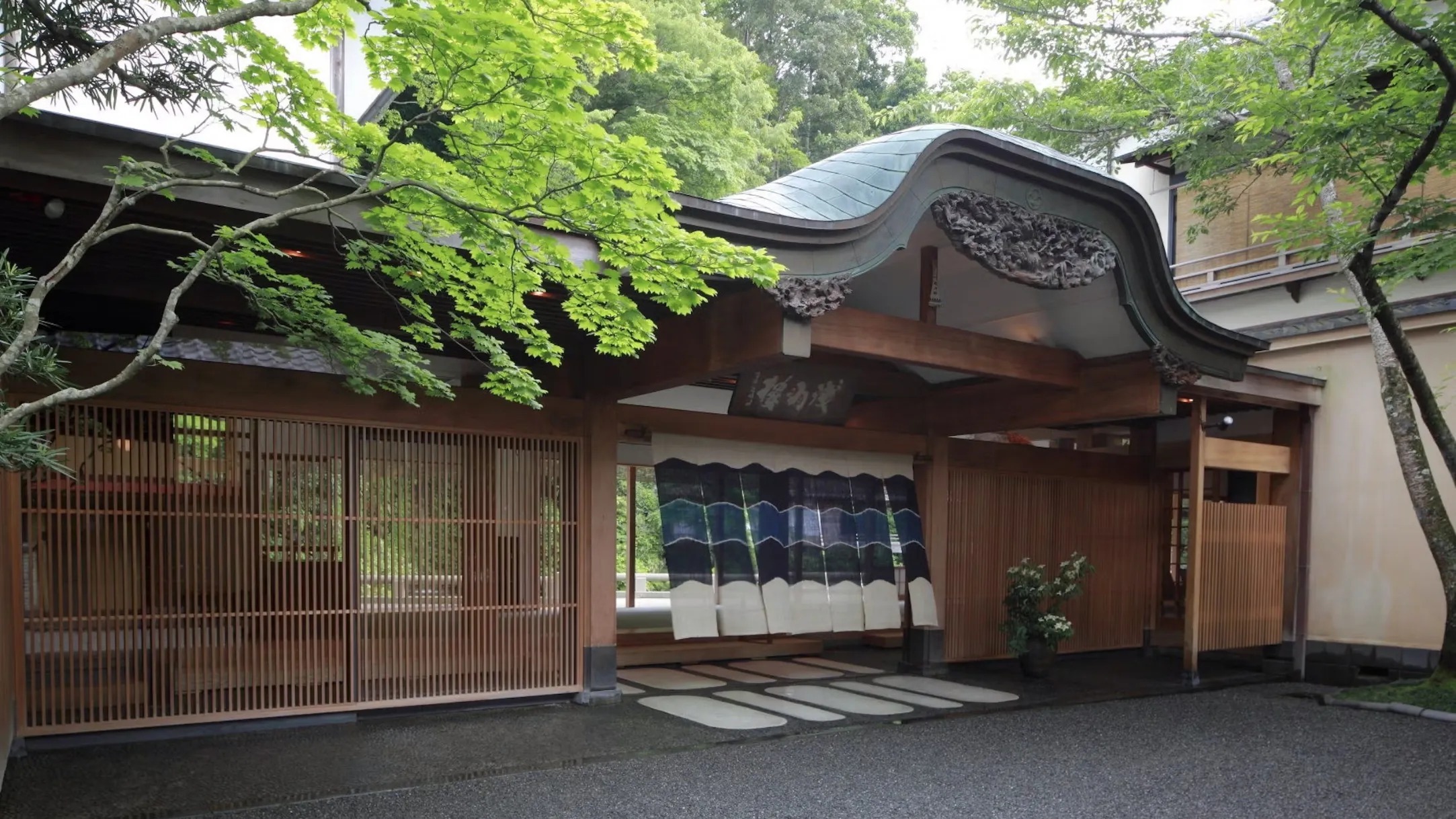 Außenasicht des Asaba Ryokan