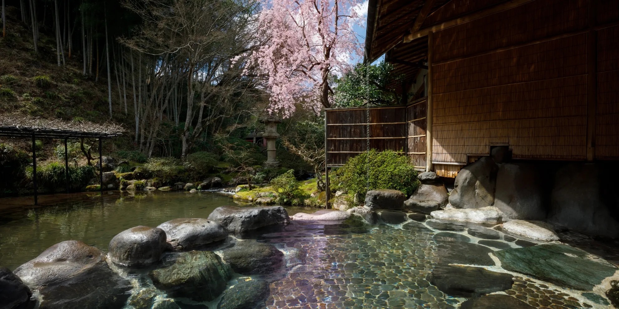 Heisse Quelle im Asaba Ryokan
