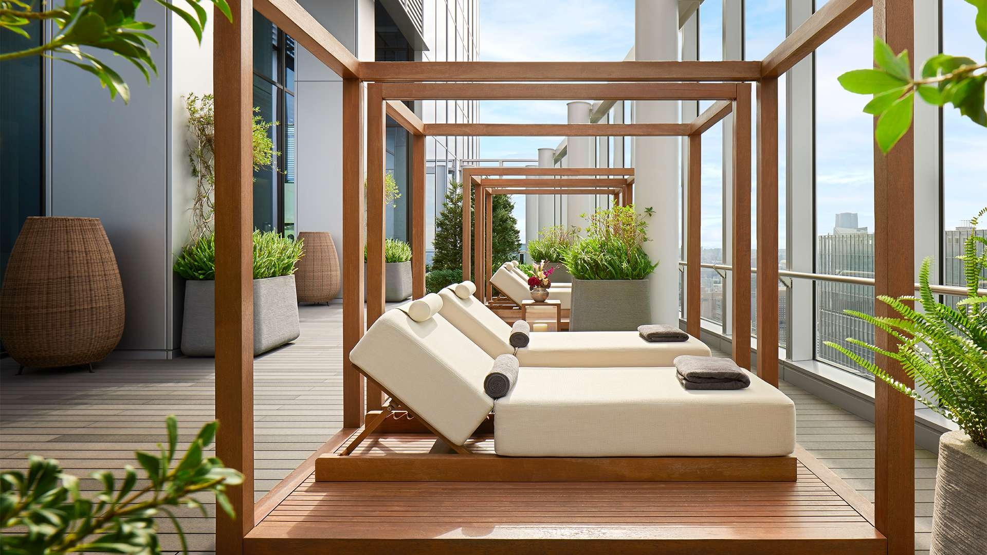 Sonnenliegen im Bulgari Tokyo