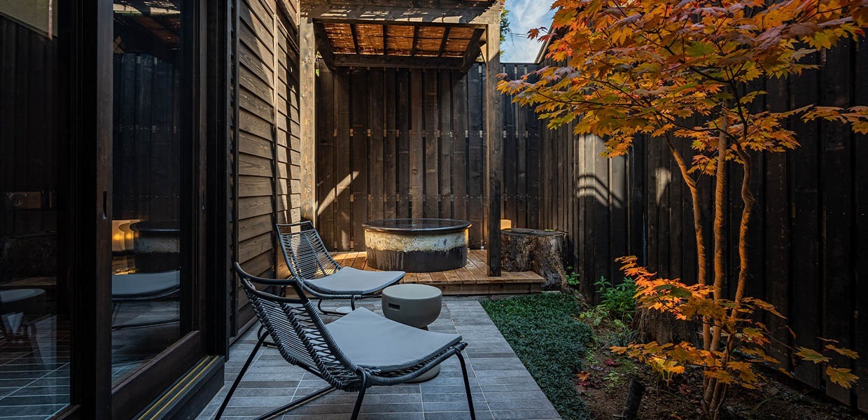 Private Terrasse im BYAKU Narai