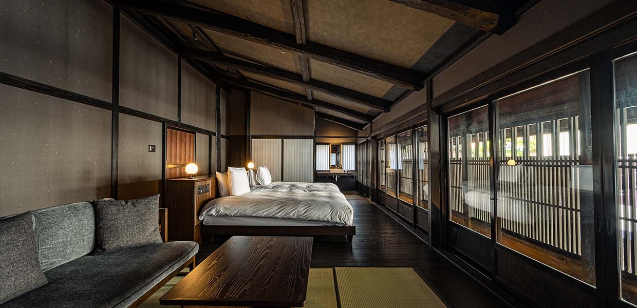 Schlaf und Wohnbereich im BYAKU Narai