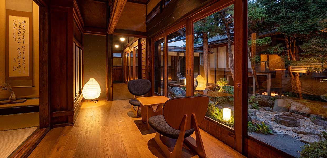 Sitzbereich im BYAKU Narai