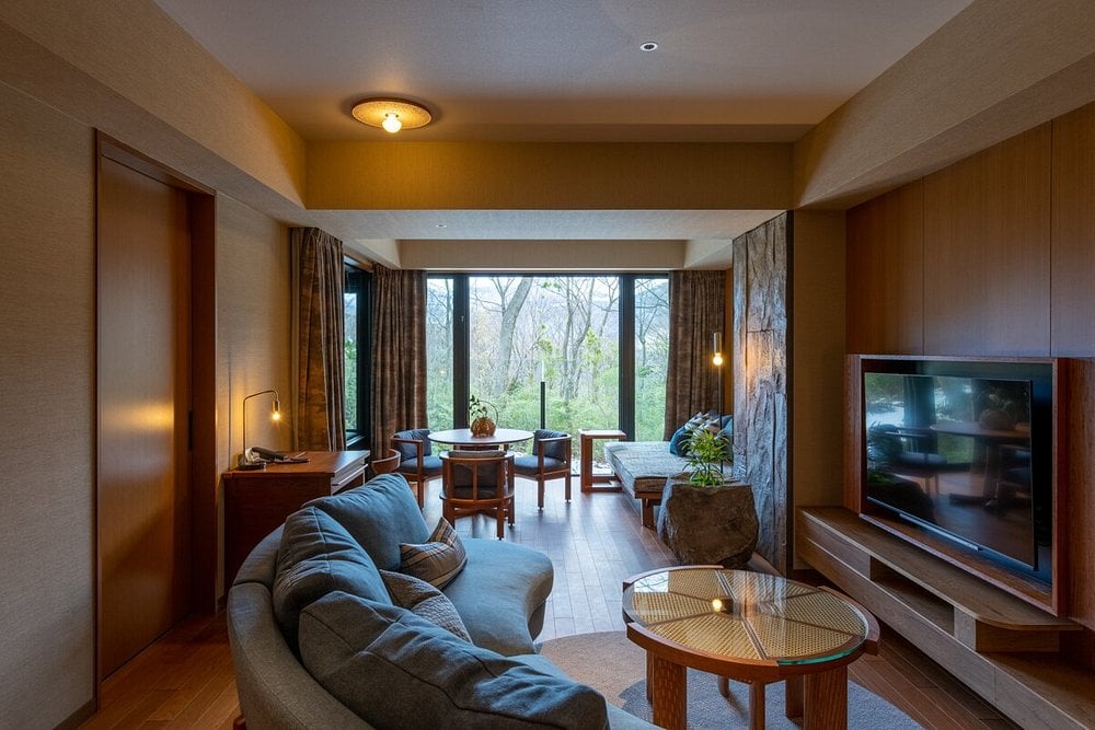 fufu-hakone-japan-familienluxusreisen-thefamilyproject-suite-lounge