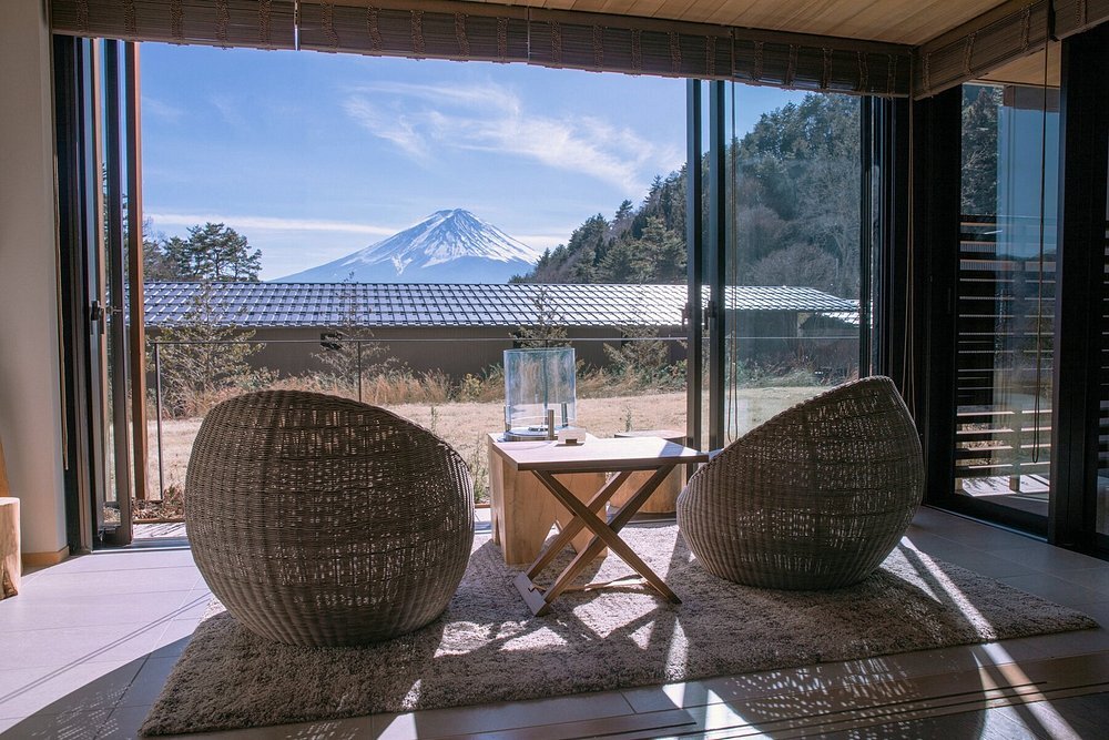 fufu-kawaguchiko-japan-familienluxusreisen-thefamilyproject-lounge