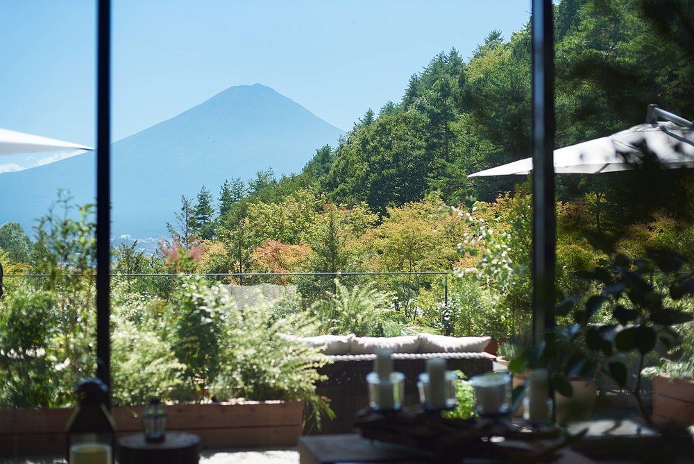 fufu-kawaguchiko-japan-familienluxusreisen-thefamilyproject-mountain