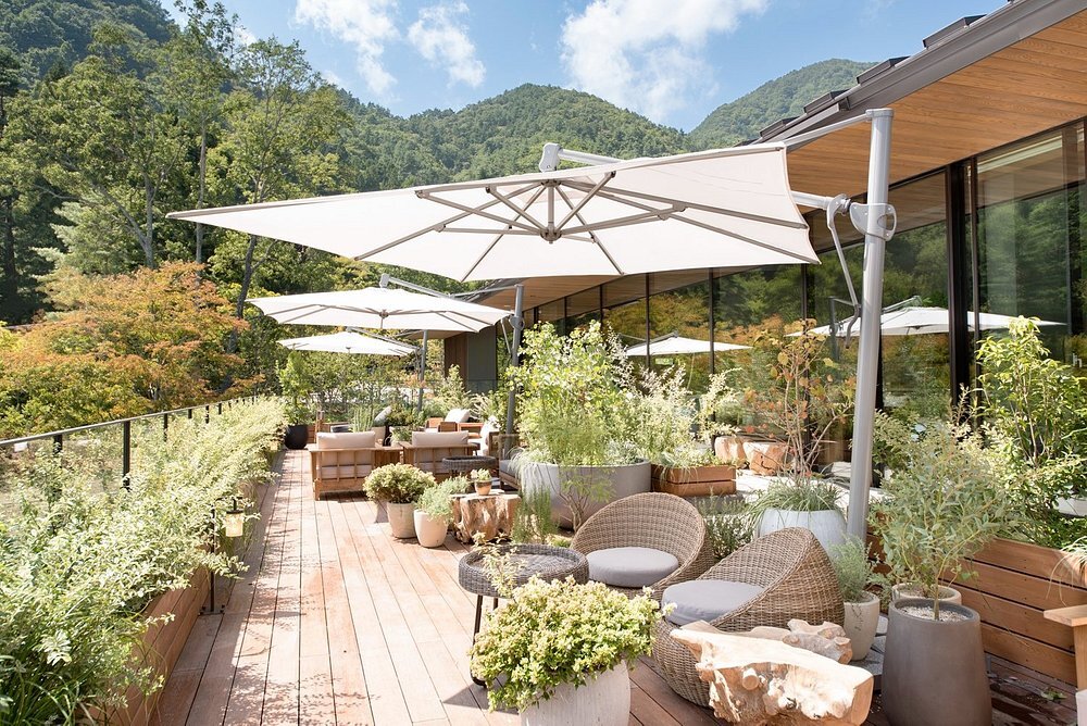 fufu-kawaguchiko-japan-familienluxusreisen-thefamilyproject-veranda