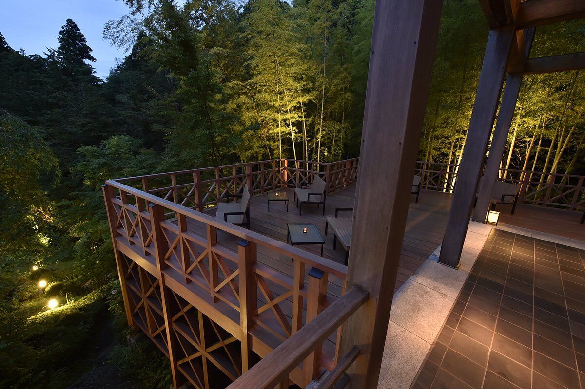 Gora Kadan Resort Familienluxusreisen TheFamilyProject Terrasse