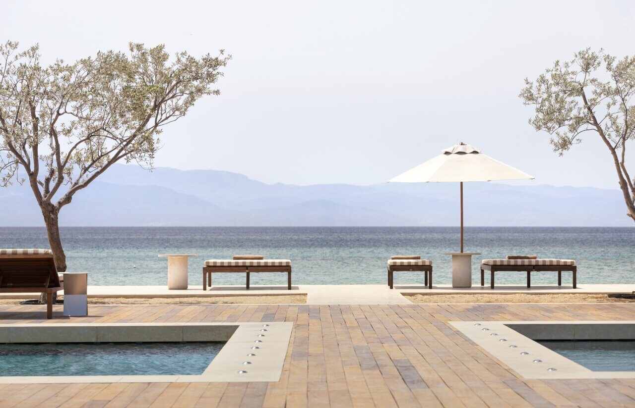 amanzoe-peloponnes-familienluxusreisen-meerblick