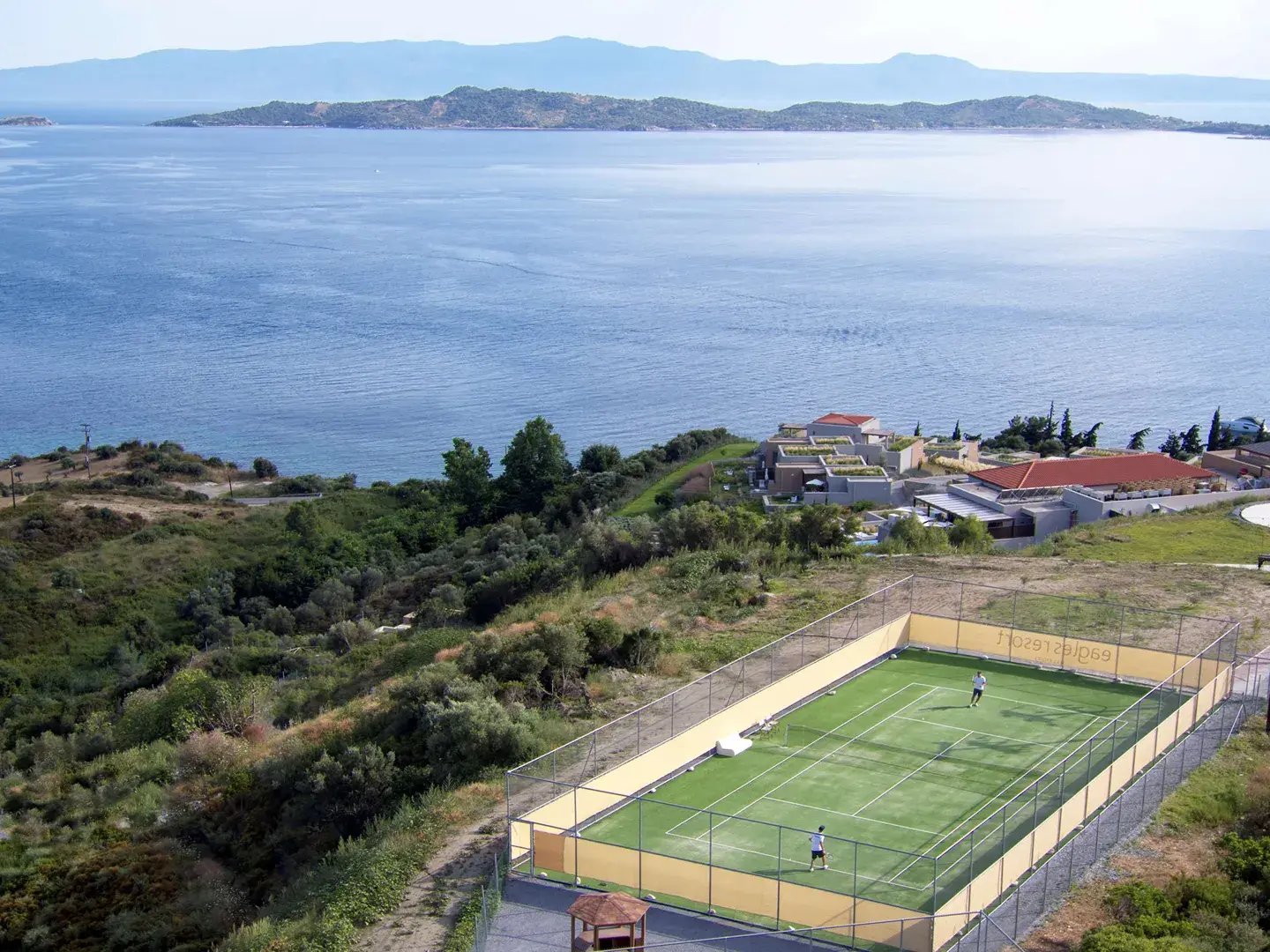 eagles-villas-chalkidiki-griechenland-tennis-sport-aktivitaten-familienvergnugen