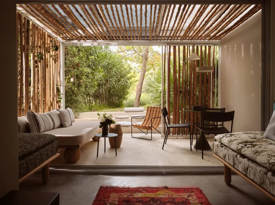 ekies-all-senses-resort-griechenland-familienluxusreisen-thefamilyproject-veranda