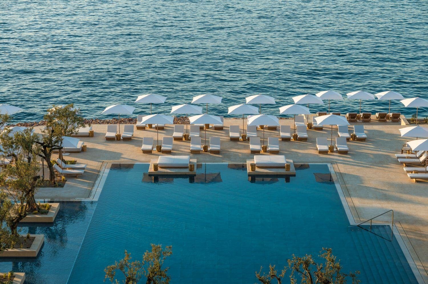 four-seasons-astir-palace-athen-familienluxusreisen-pool2