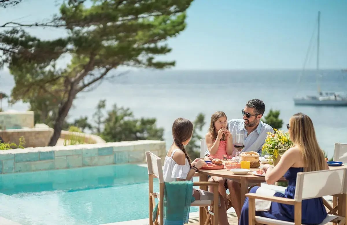 four-seasons-astir-palace-family