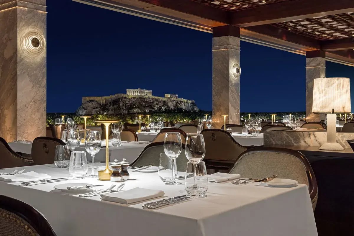 2-hotel-grand-bretagne-dining