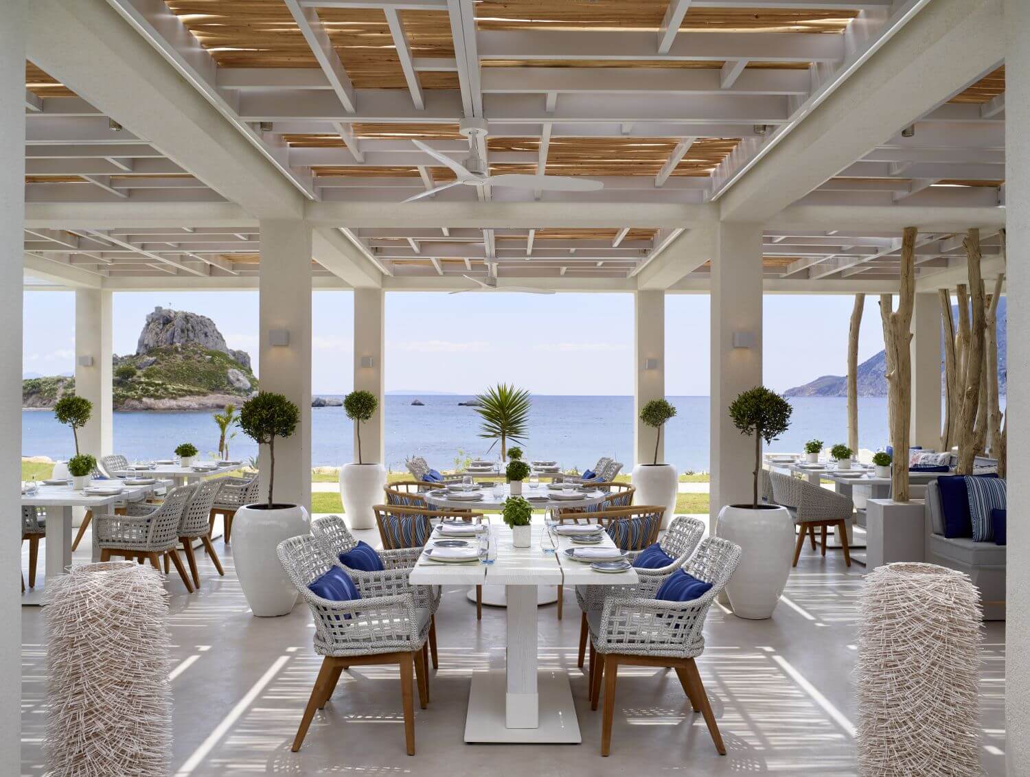 ikos-aria-kos-familienluxusreisen-restaurant-meerblick