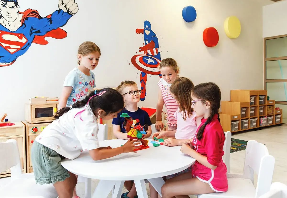 ikos dassia kids