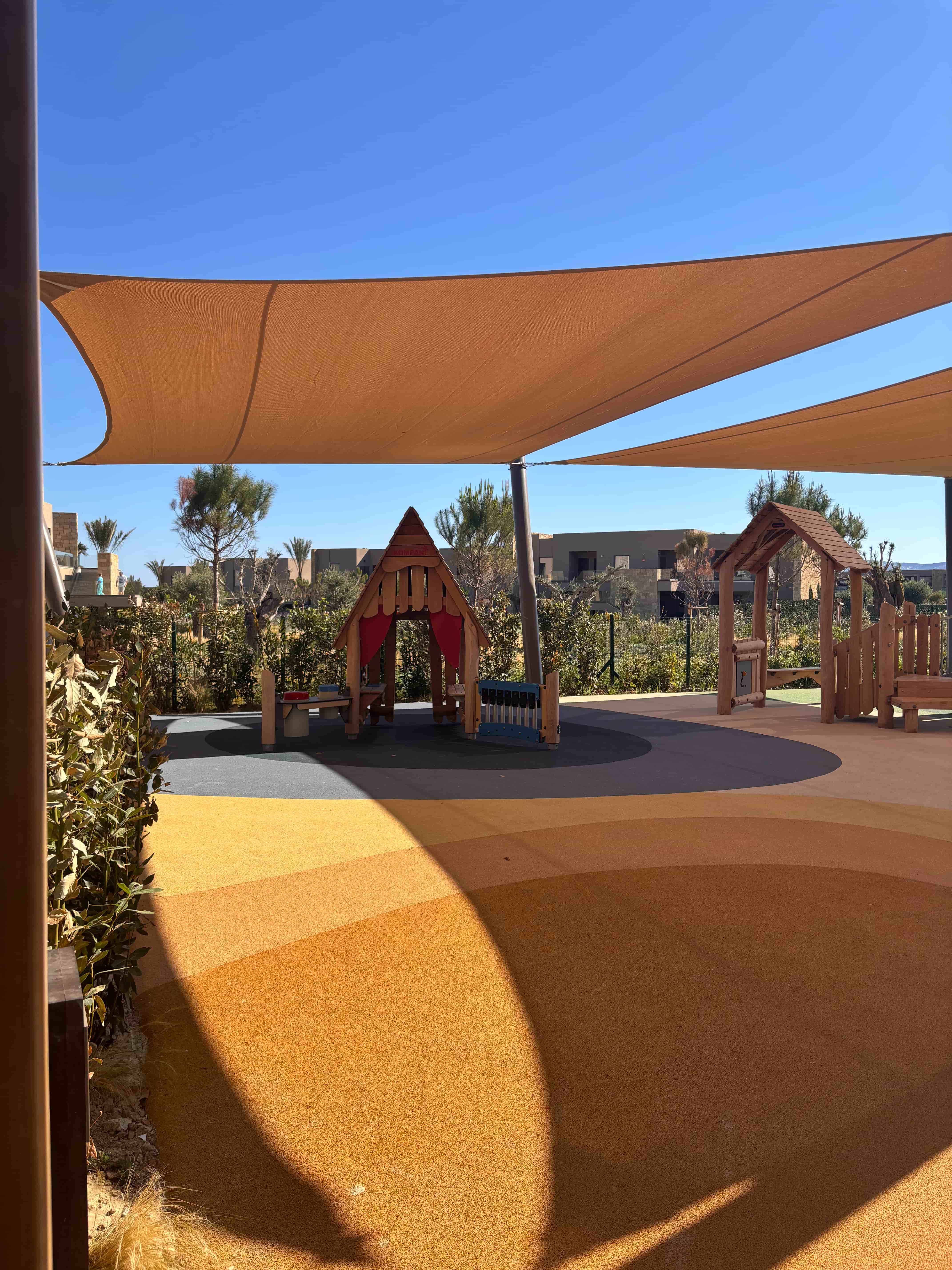 ikos-kissamos-griechenland-familienluxusreisen-thefamilyproject-privatbild-spielplatz