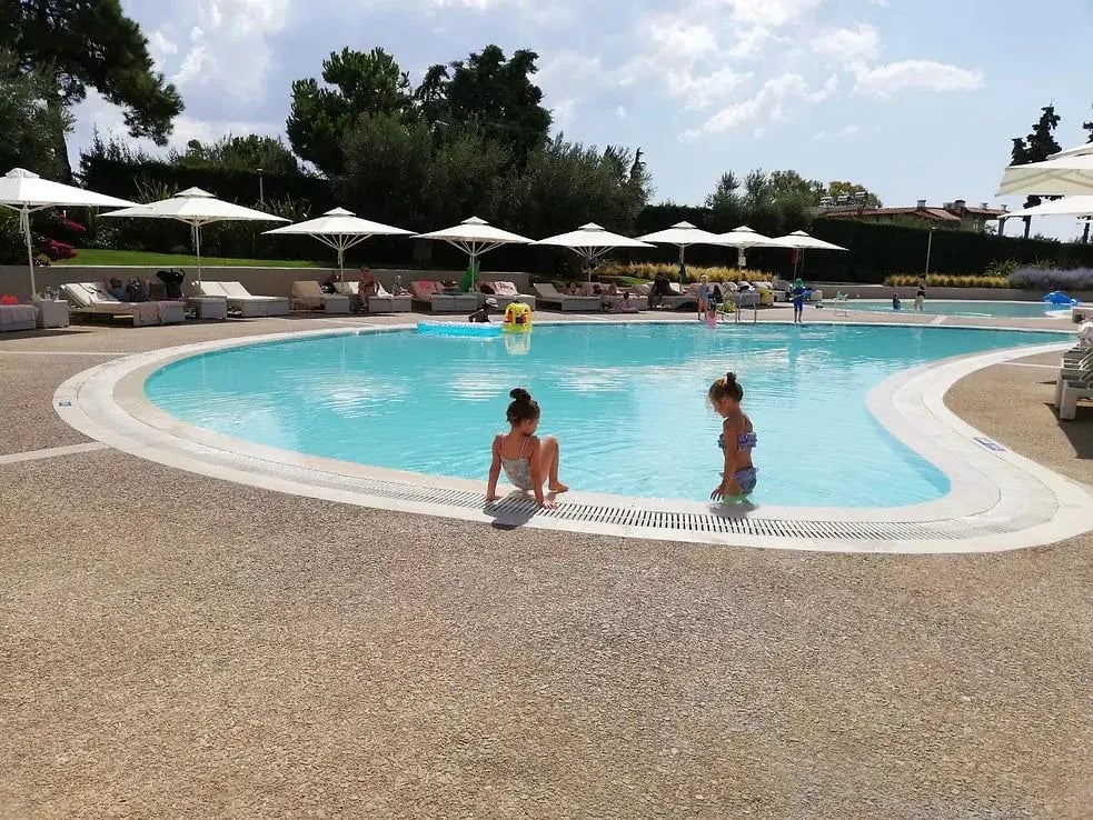 ikos olivia chalkidiki griechenland aktivitaten boot privatbilder