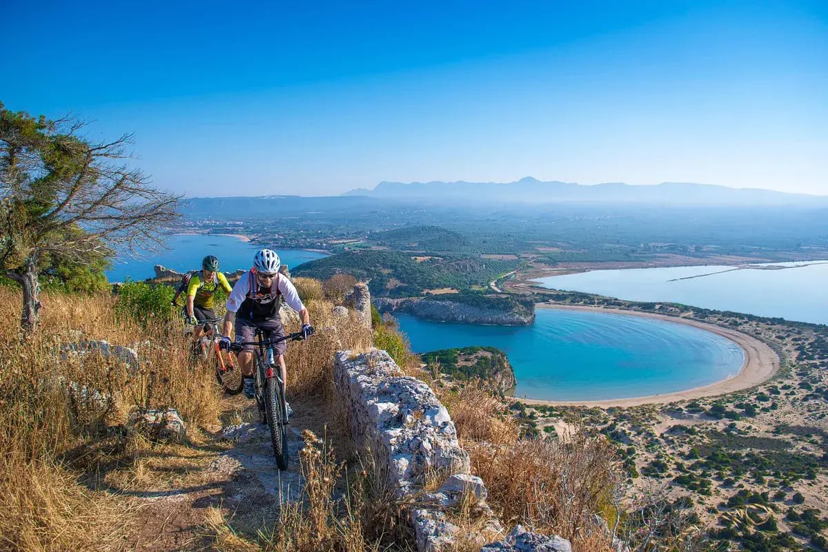 mandarin-oriental-costanavarino-bikes