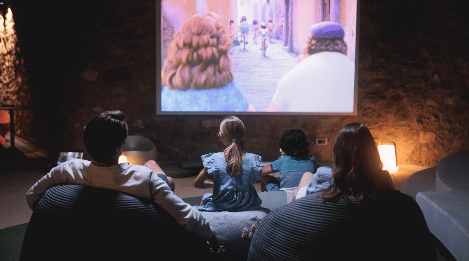mandarin-oriental-costa-navarino-familienluxusreisen-kino