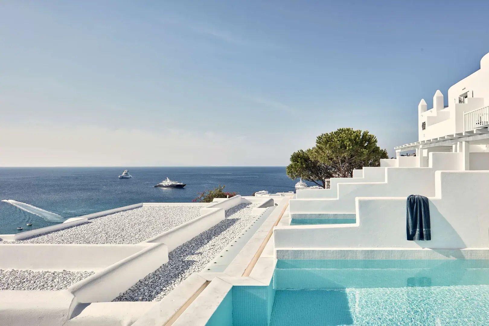 myconian-ambassador-hotel-mykonos-griechenland-pool-meerblick-exklusiv-familiengerecht
