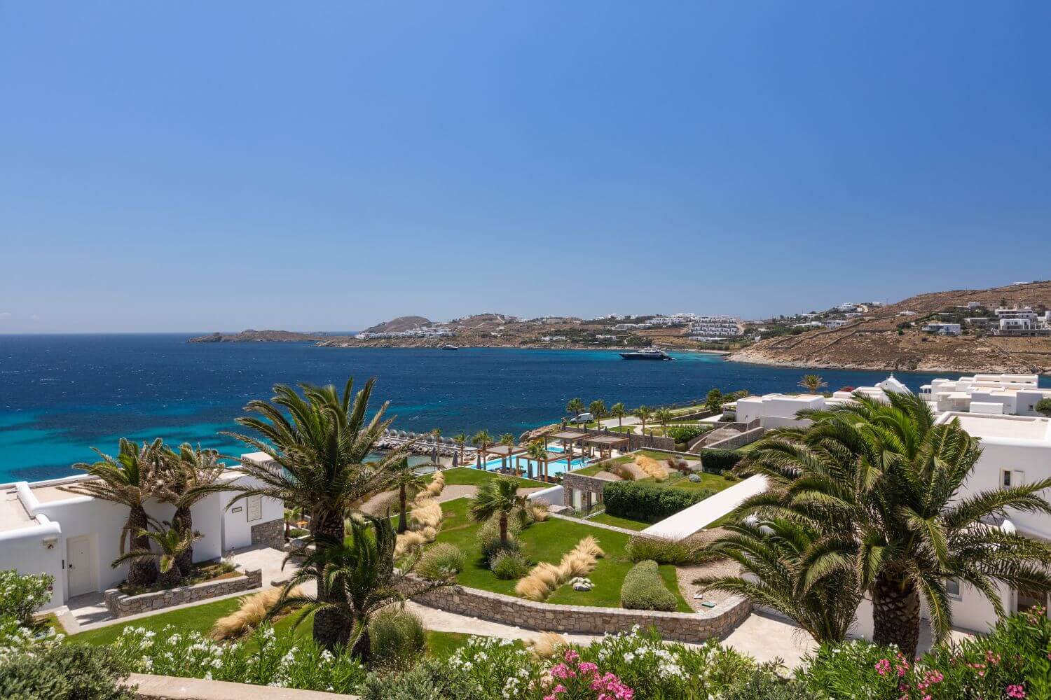 santa-marina-mykonos-familienluxusreisen-hotelanlage