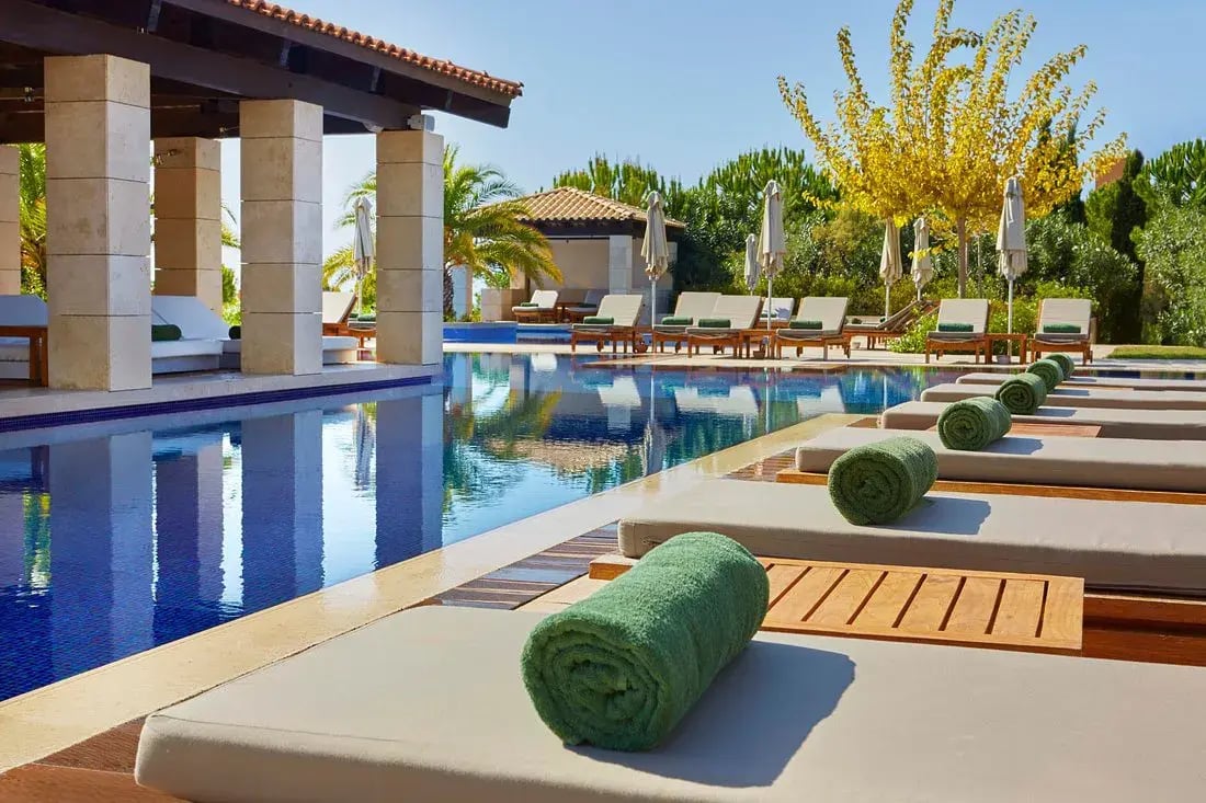 2-the-romanos-peloponnes-griechenland-pool-familienvergnugen-exklusiv-kinderfreundlich