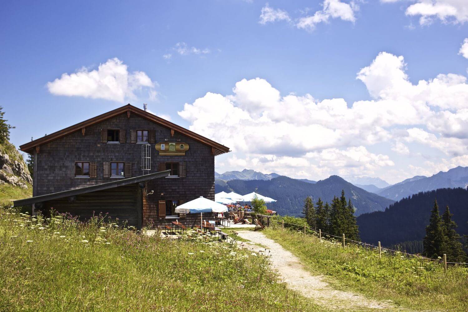 bachmair-weissach-tegernsee-deutschland-familienluxusreisen-hütte