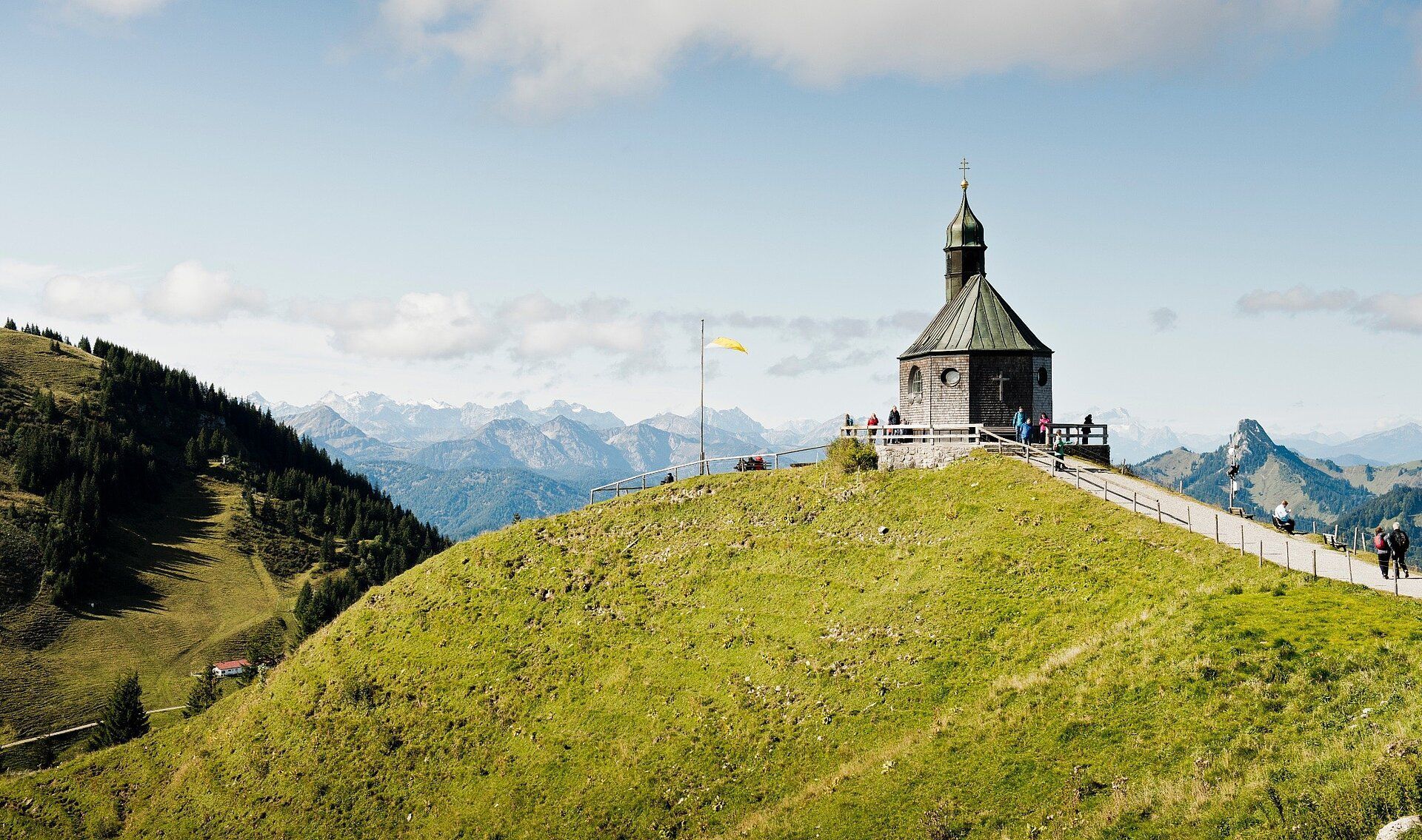 csm_Altes_Wallberghaus_Kapelle_Slider_7573482e38.jpg.pagespeed.ce.AtQvtknAMo