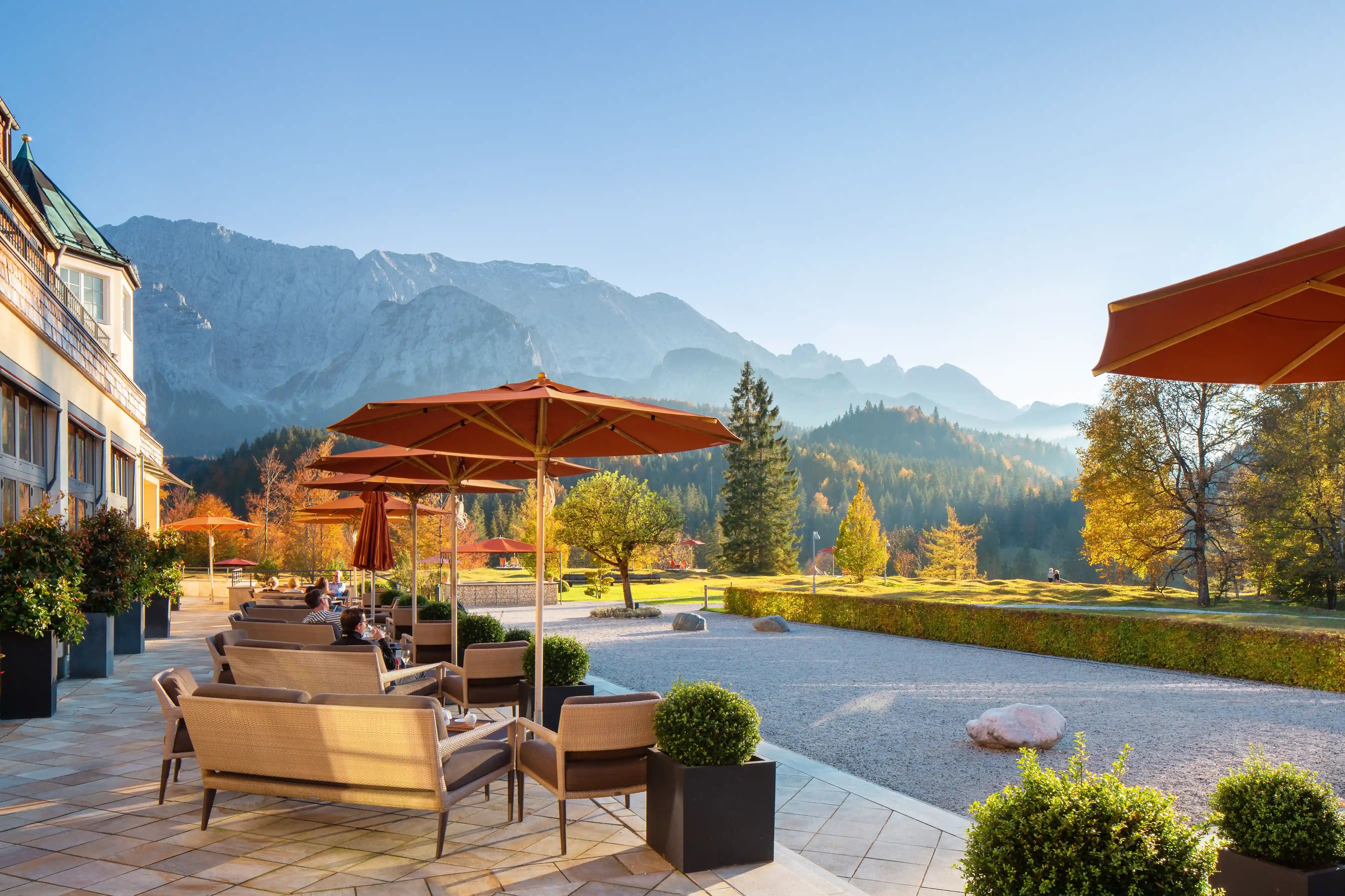 SchlossElmau_Hideaway_Terrace__c_SchlossElmau181008_FF_ELM_Ext_13_10_11zon