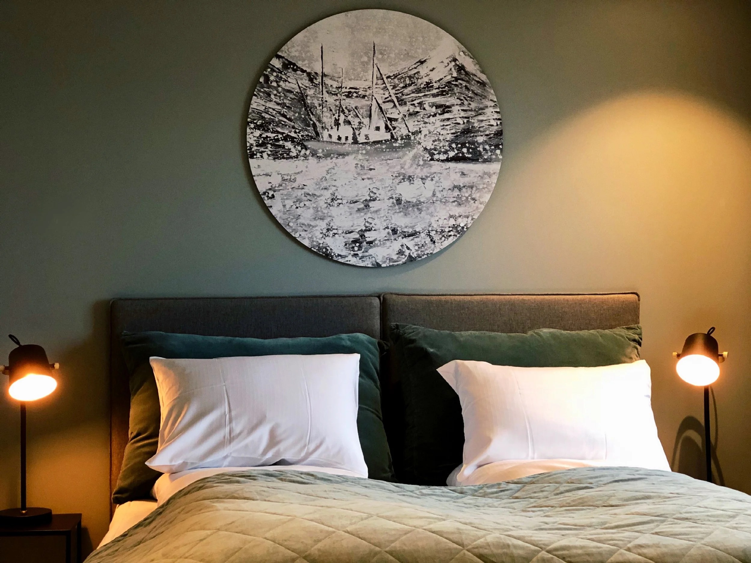 lyngen-experience-norwegen-familienluxusreise-thefamilyproject-schlafzimmer-detail