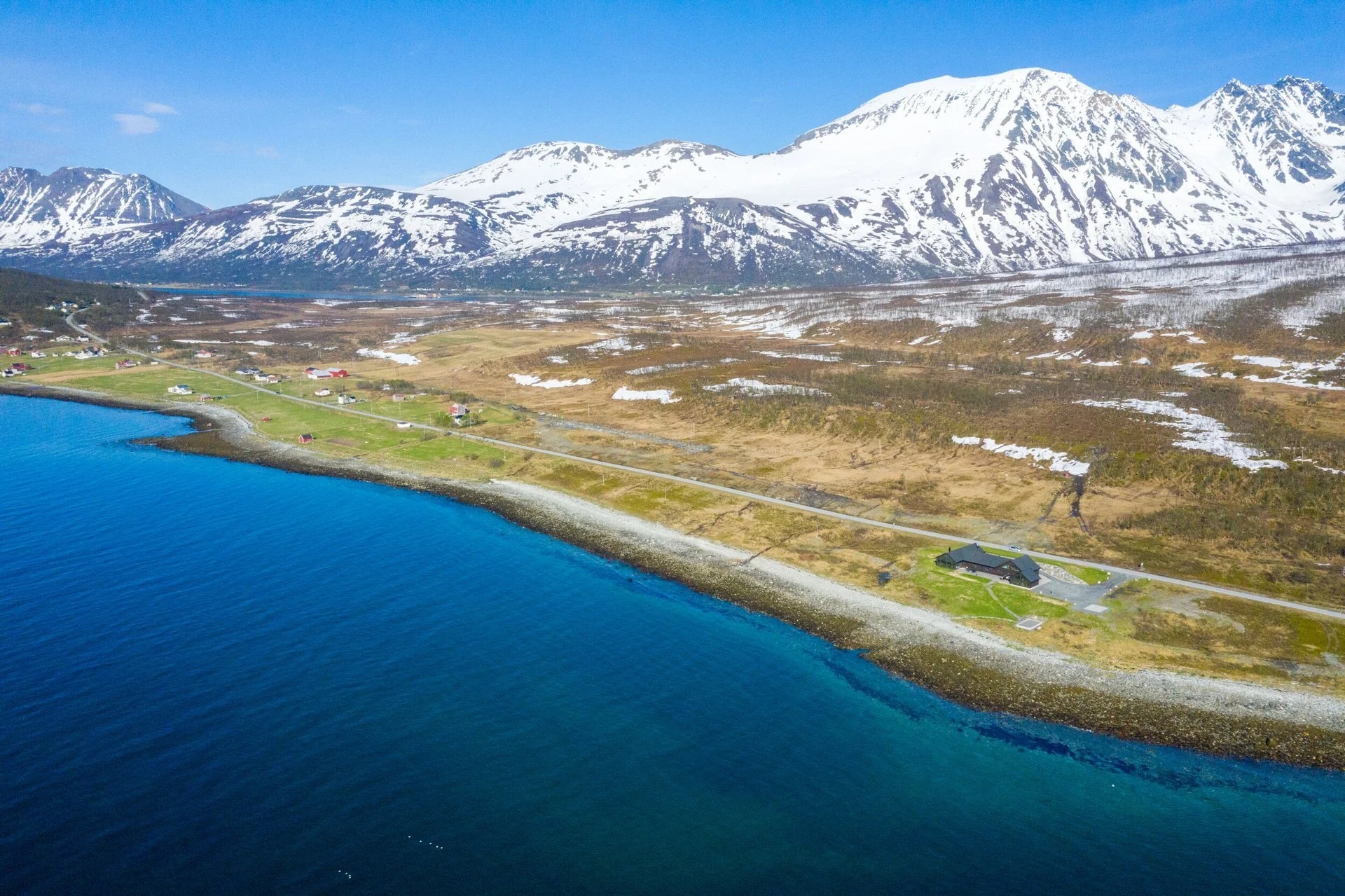 lyngen-experience-norwegen-familienluxusreise-thefamilyproject-umgebung