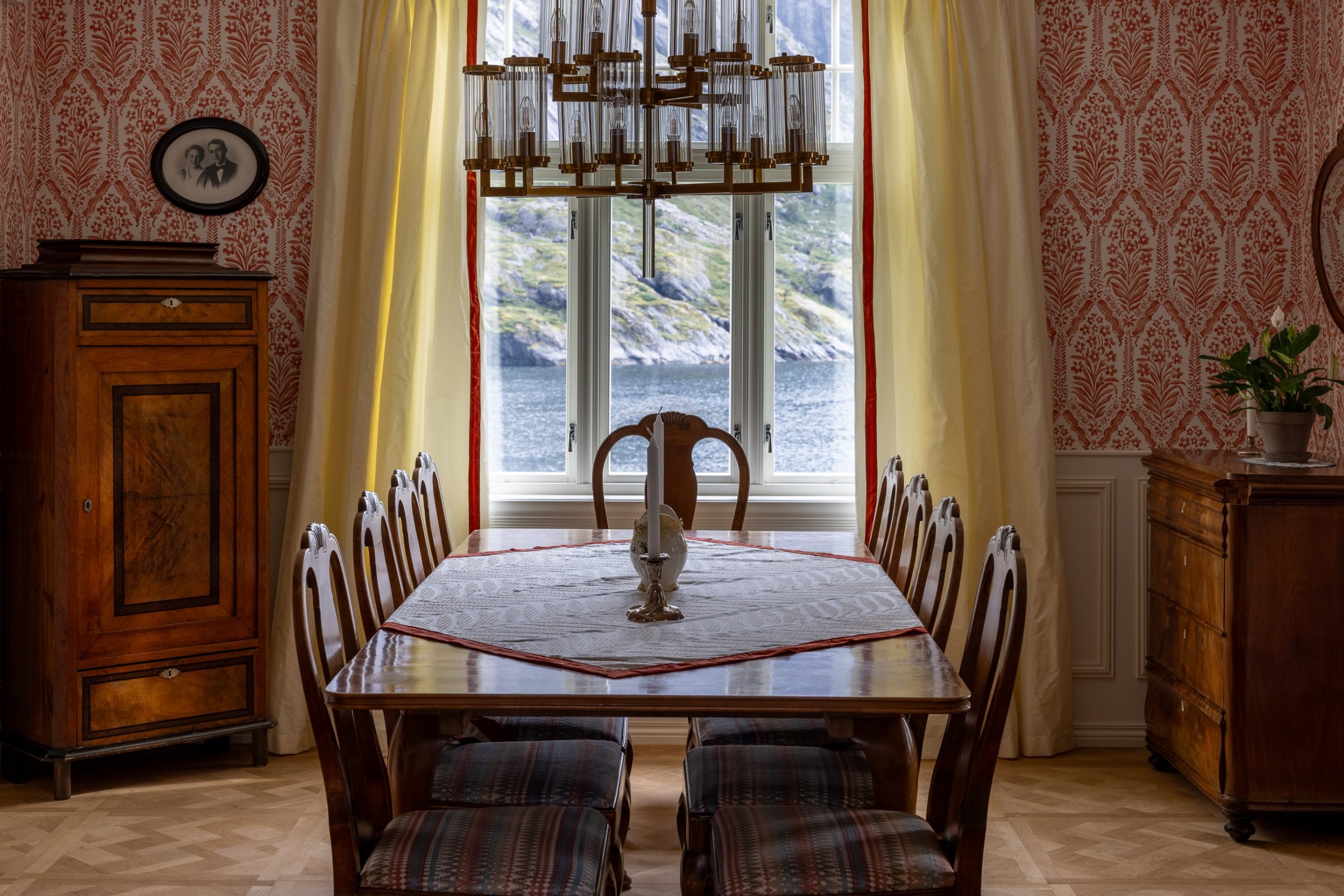 nusfjord-norwegen-familienluxusreisen-thefamilyproject-restaurant