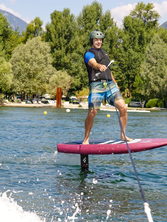 castello-del-sole-schweiz-familienluxusreisen-wakeboarden