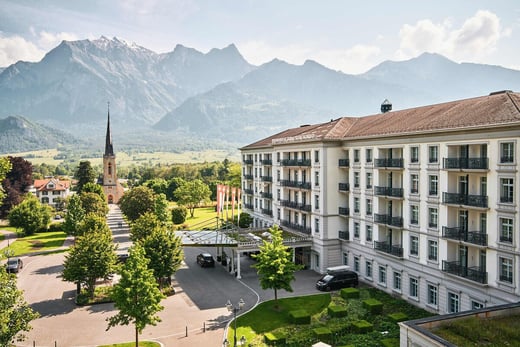 grand resort bad ragaz schweiz familienluxusreisen thefamilyproject aussenansicht