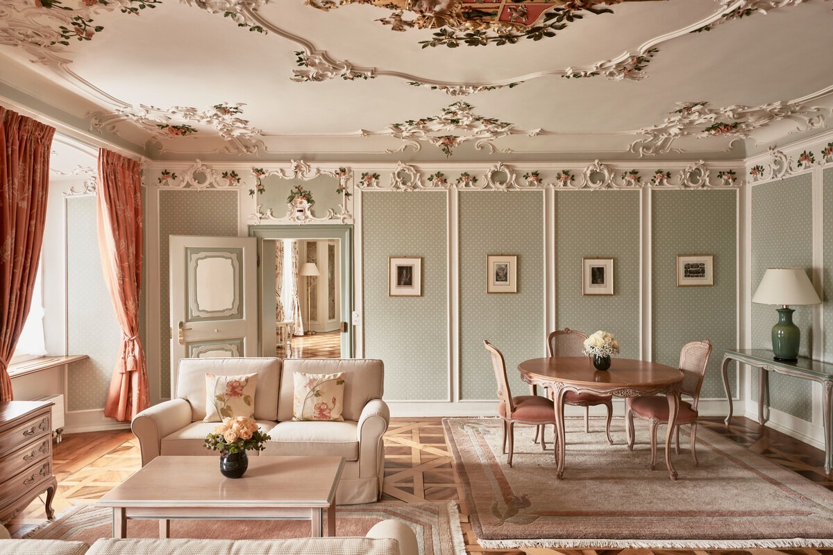 grand-resort-bad-ragaz-schweiz-familienluxusreisen-thefamilyproject-fuerstensuite