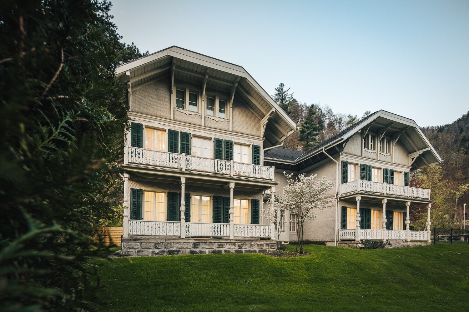 grand-resort-bad-ragaz-schweiz-familienluxusreisen-thefamilyproject-kindervilla-aussen
