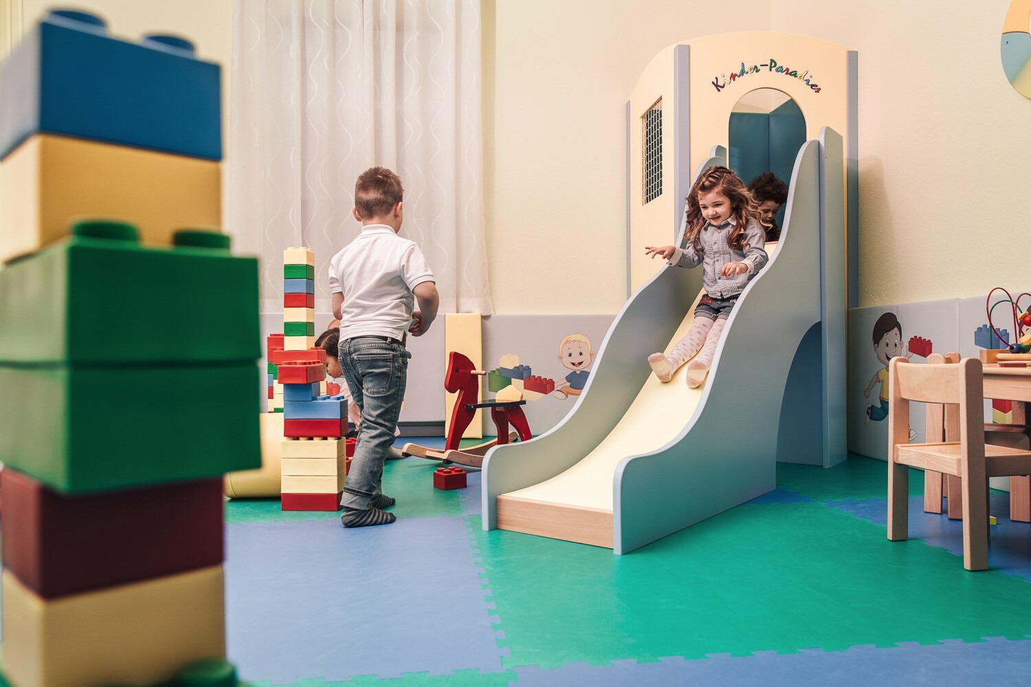 grand-resort-bad-ragaz-schweiz-familienluxusreisen-thefamilyproject-kindervilla-spass