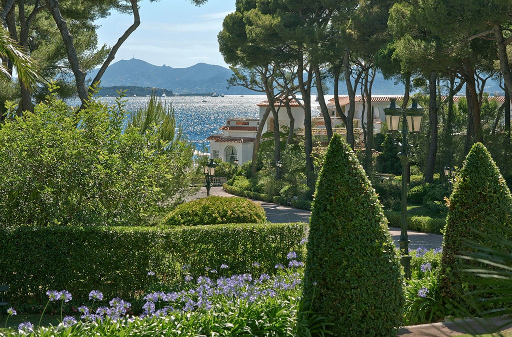 hotel-du-cap-eden-roc-frankreich-familienluxusreisen-garten