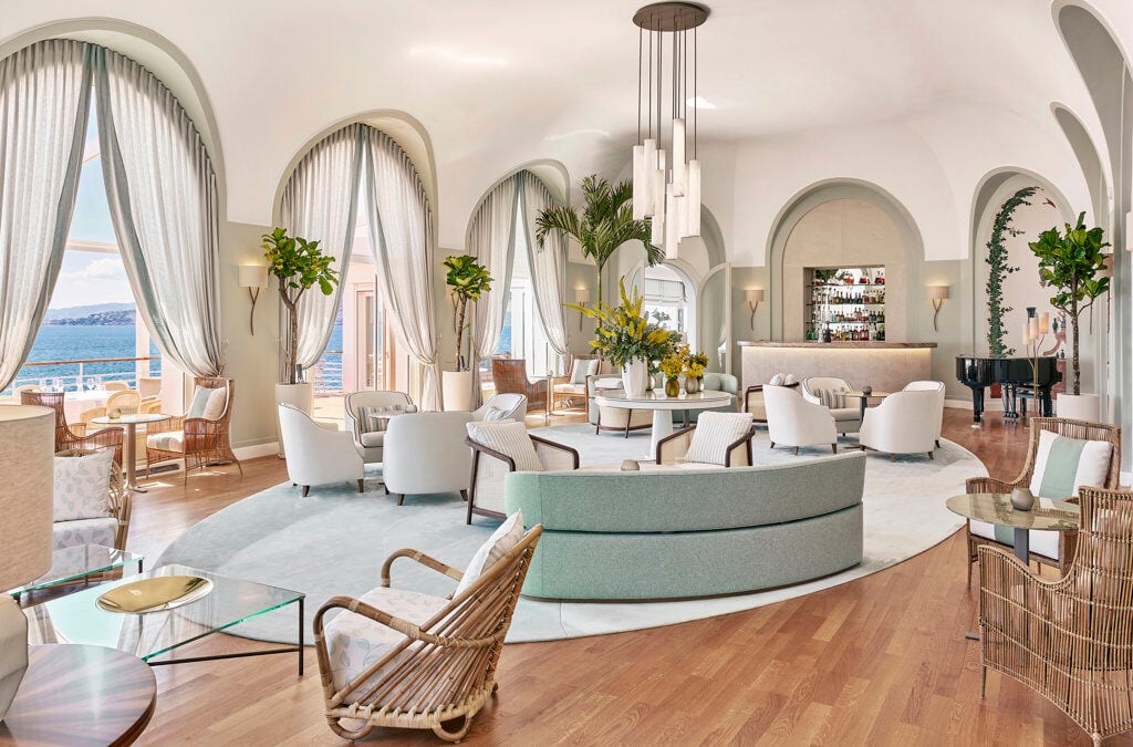 hotel-du-cap-eden-roc-frankreich-familienluxusreisen-lounge