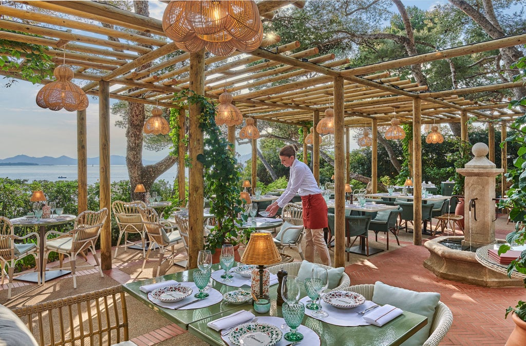 hotel-du-cap-eden-roc-frankreich-familienluxusreisen-restaurant(4)
